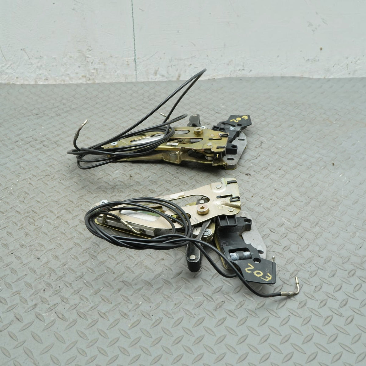 03-12 Mercedes SL500 SL600 R230 Convertible Lock Cylinder LH RH 2307900471 OEM