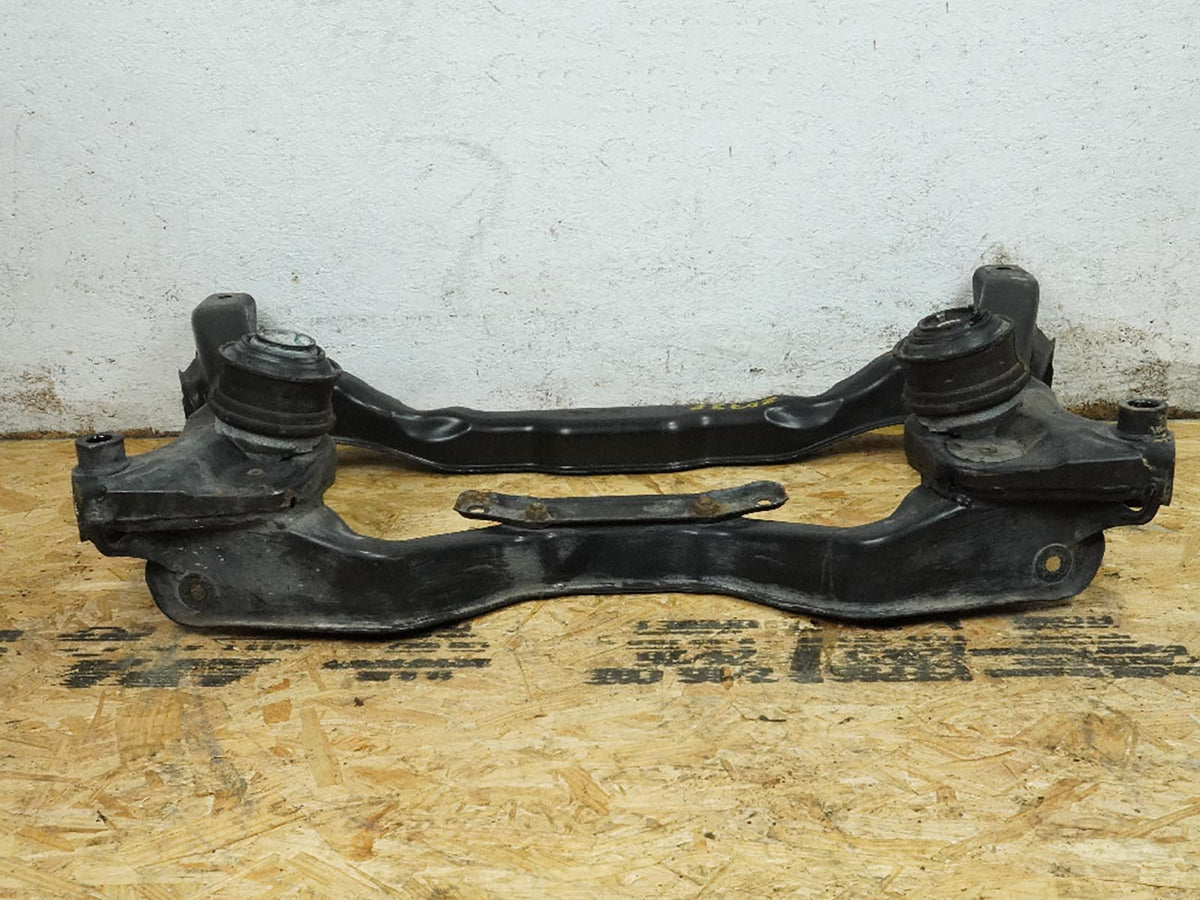2005 - 2009 Mercedes Benz Slk Class R171 Rwd Crossmember Subframe Bracket Front