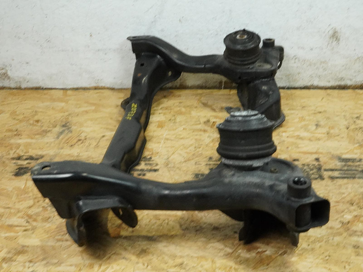2005 - 2009 Mercedes Benz Slk Class R171 Rwd Crossmember Subframe Bracket Front