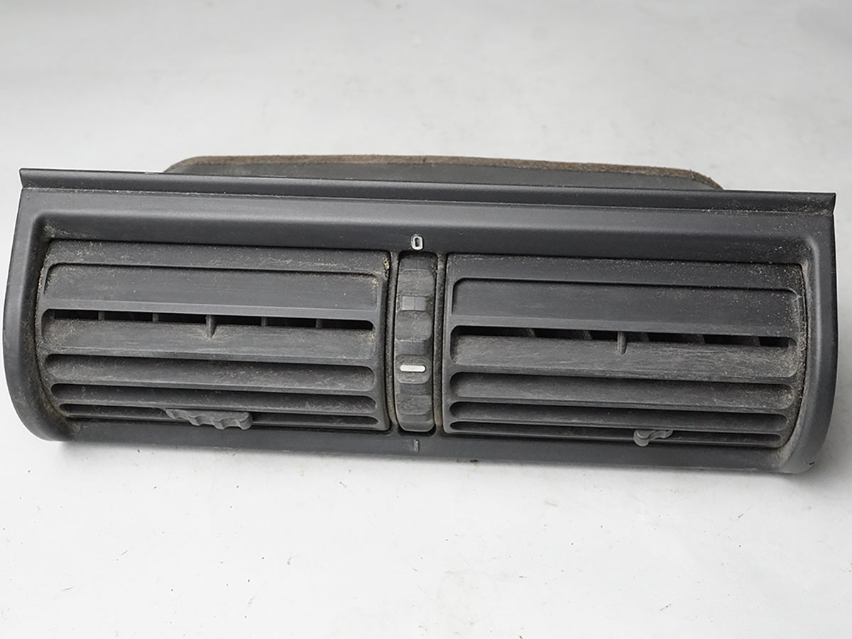 2000 - 2002 Bmw Z3 Roadster Ac Heater Grille Air Vent Dash Center Front OEM
