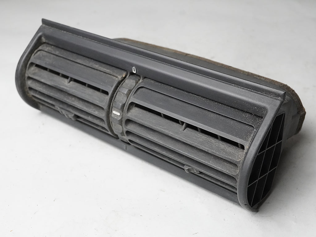  2000 - 2002 BMW Z3 ROADSTER AC HEATER GRILLE AIR VENT DASH CENTER FRONT OEM, in stock