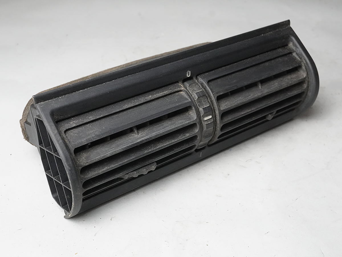 2000 - 2002 Bmw Z3 Roadster Ac Heater Grille Air Vent Dash Center Front OEM