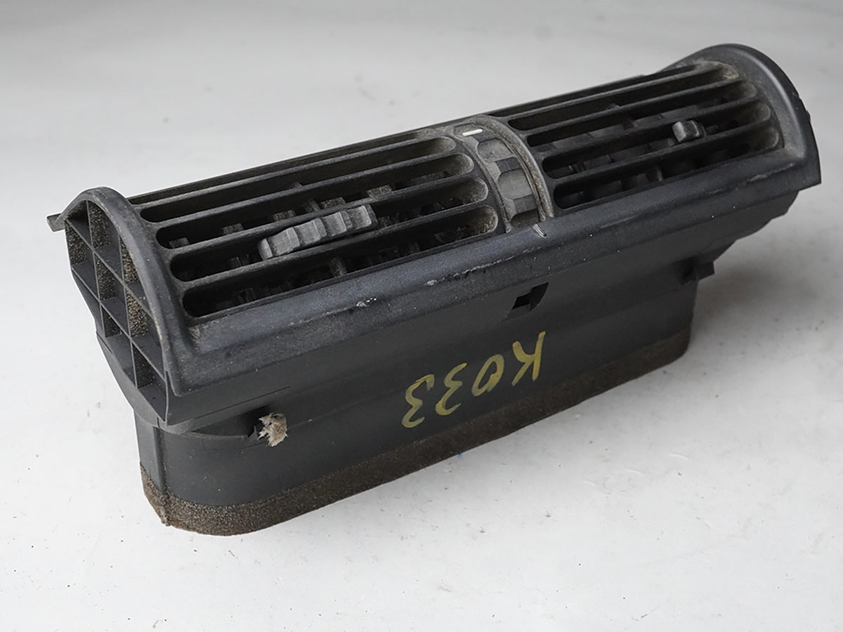 2000 - 2002 Bmw Z3 Roadster Ac Heater Grille Air Vent Dash Center Front OEM