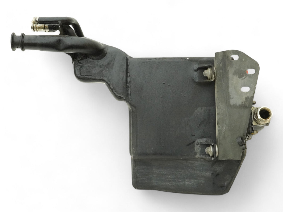 2005 - 2007 Maserati QuaTTroprote M139 Oil Tank Engine Motor Unit Front OEM