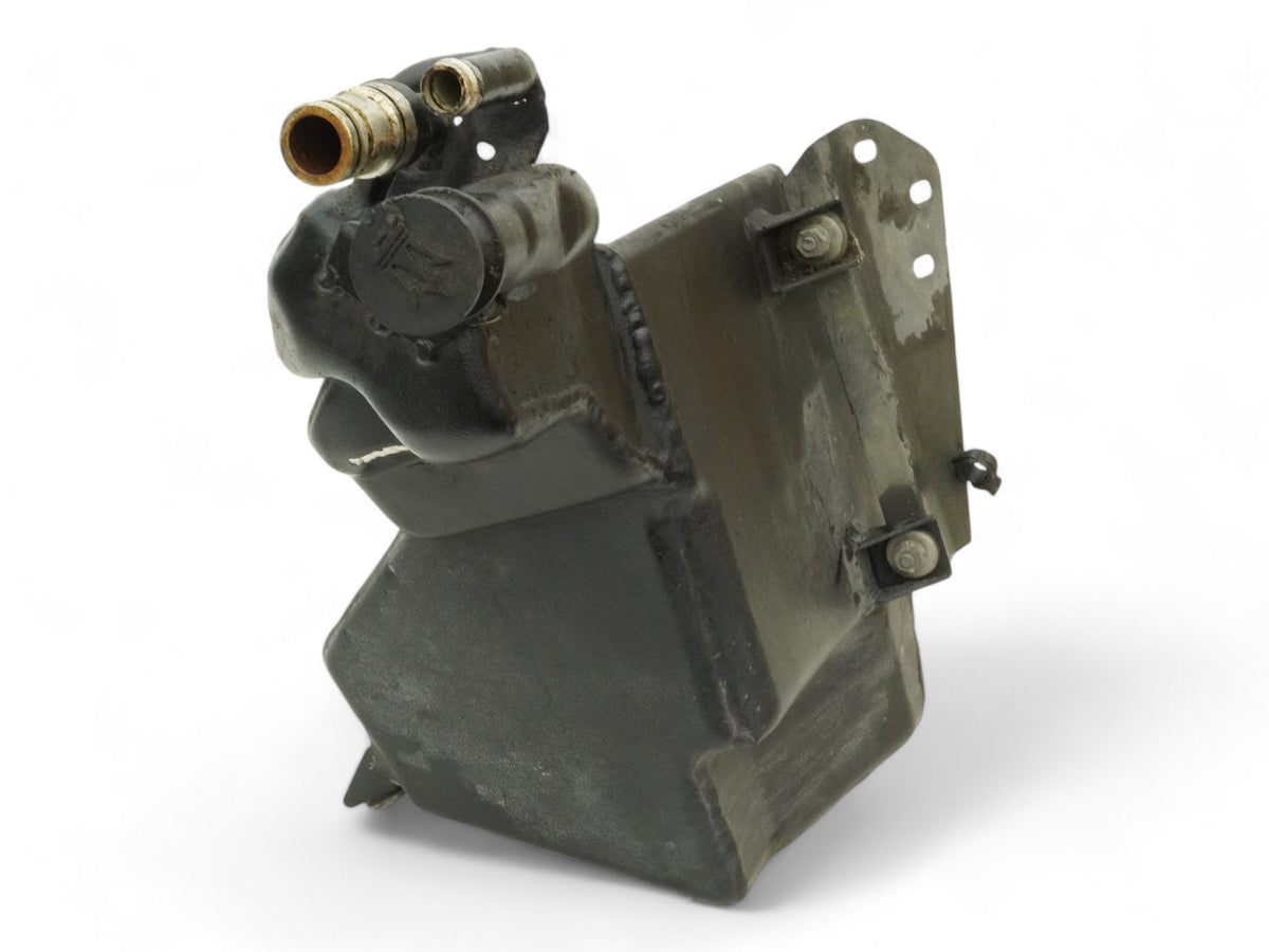 2005 - 2007 Maserati QuaTTroprote M139 Oil Tank Engine Motor Unit Front OEM