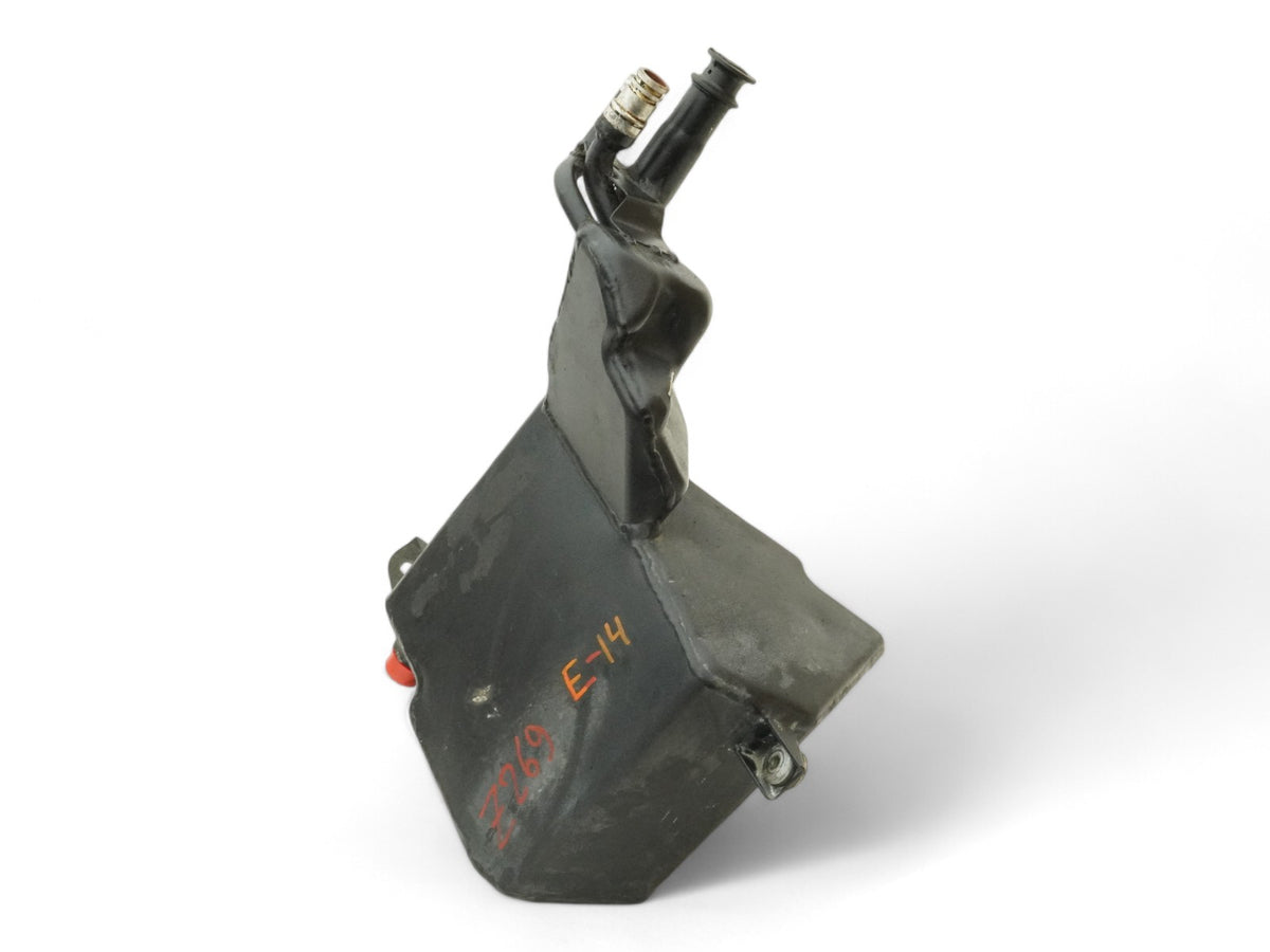 2005 - 2007 Maserati QuaTTroprote M139 Oil Tank Engine Motor Unit Front OEM