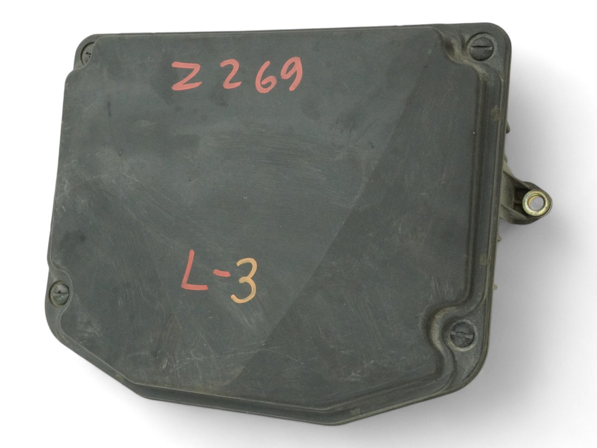 2004 - 2019 Maserati QuaTTroporte M139 Cover Bay Fuse Relay Box Junction Engine