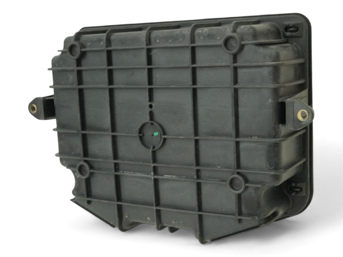 2004 - 2019 Maserati QuaTTroporte M139 Cover Bay Fuse Relay Box Junction Engine