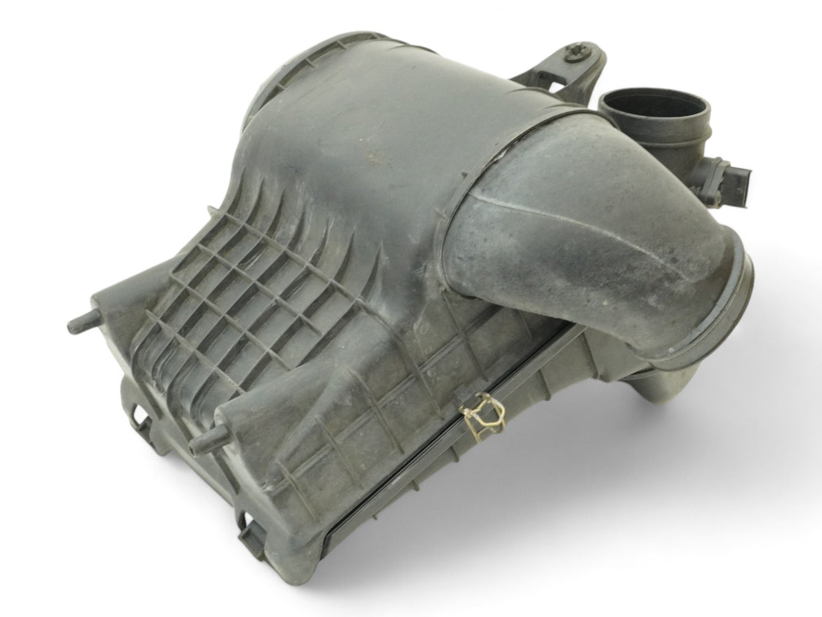 2005 - 2007 Maserati QuaTToporte M139 Air Intake Cleaner Box Filter Housing OEM