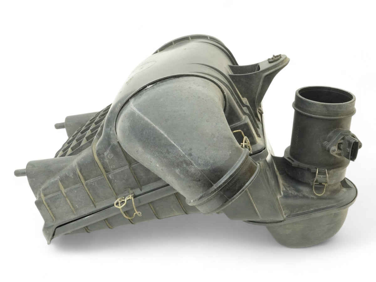 2005 - 2007 Maserati QuaTToporte M139 Air Intake Cleaner Box Filter Housing OEM