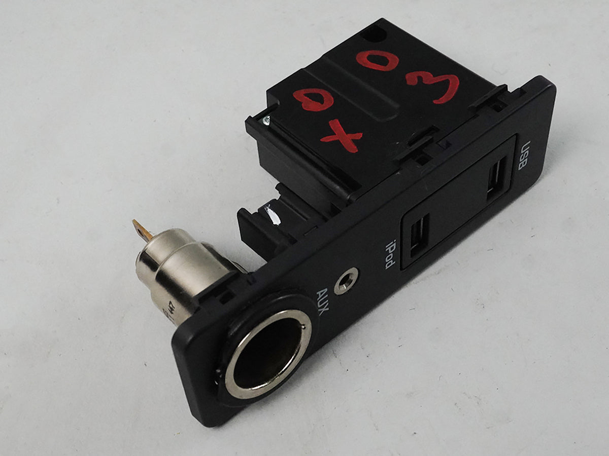 2010 - 2015 Jaguar Xf Usb Jack Port Ipod Console Center Unit Aw9319C166Aa OEM