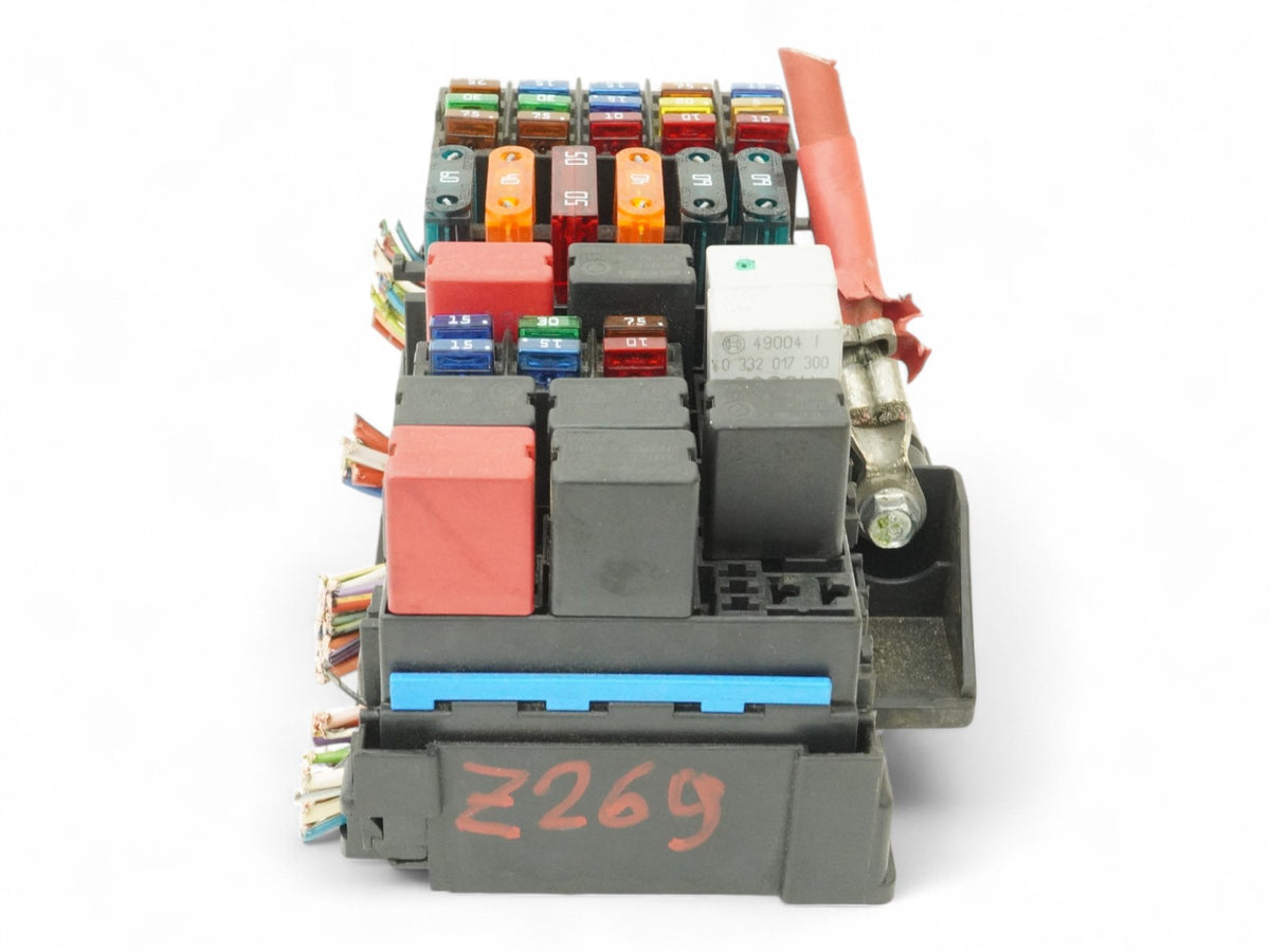 2004 - 2008 Maserati QuaTTroporte M139 Fuse Relay Box Junction Engine Front OEM