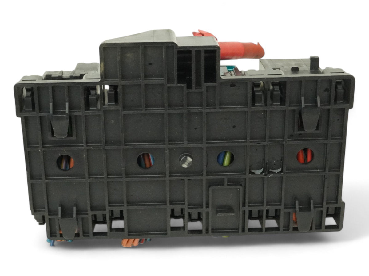2004 - 2008 Maserati QuaTTroporte M139 Fuse Relay Box Junction Engine Front OEM