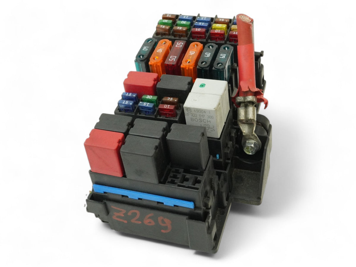 2004 - 2008 Maserati QuaTTroporte M139 Fuse Relay Box Junction Engine Front OEM