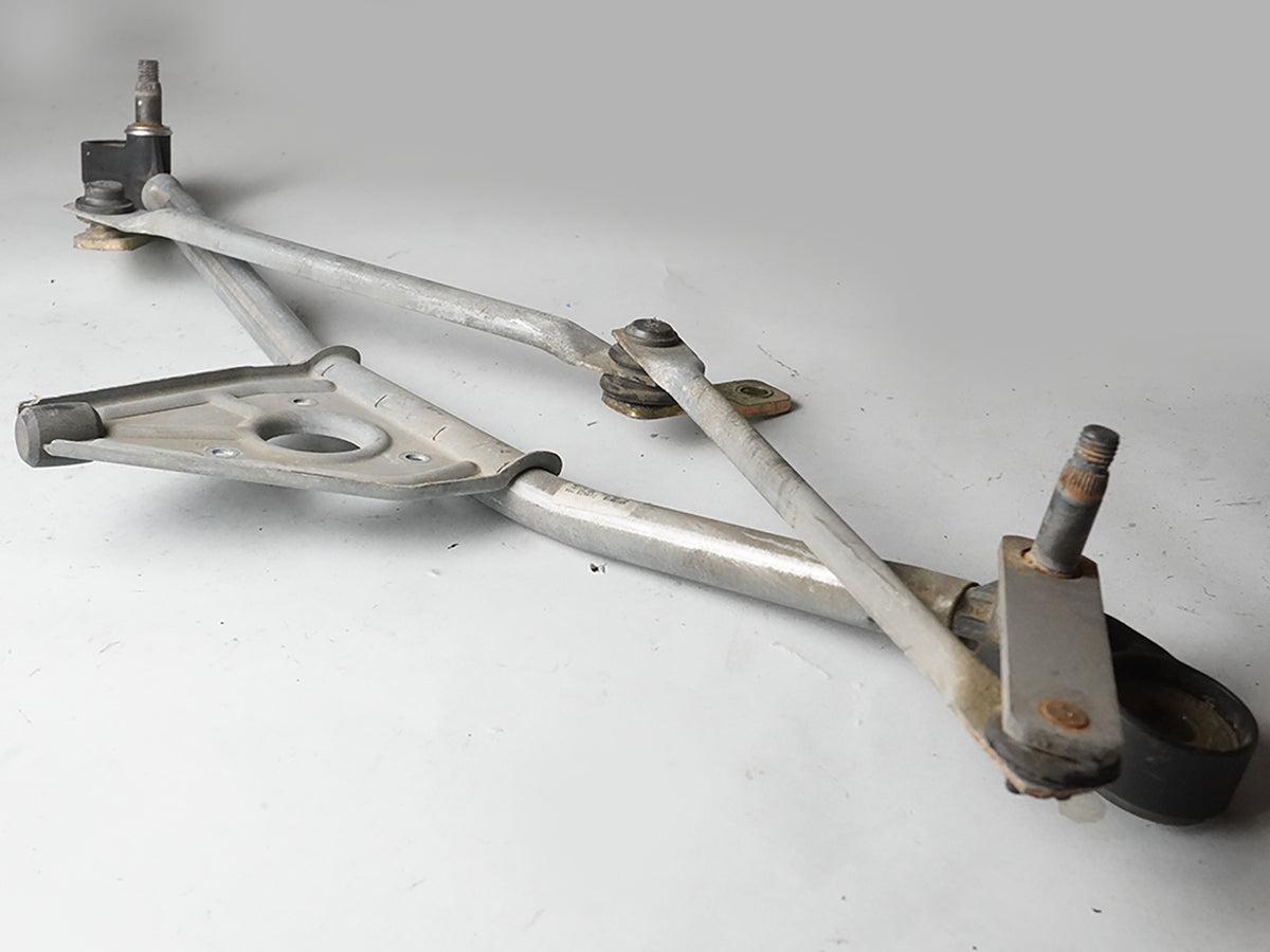 1996 - 2002 Bmw Z3 Roadster E36 Windshield Wiper Trans Linkage Wo Motor 8389500