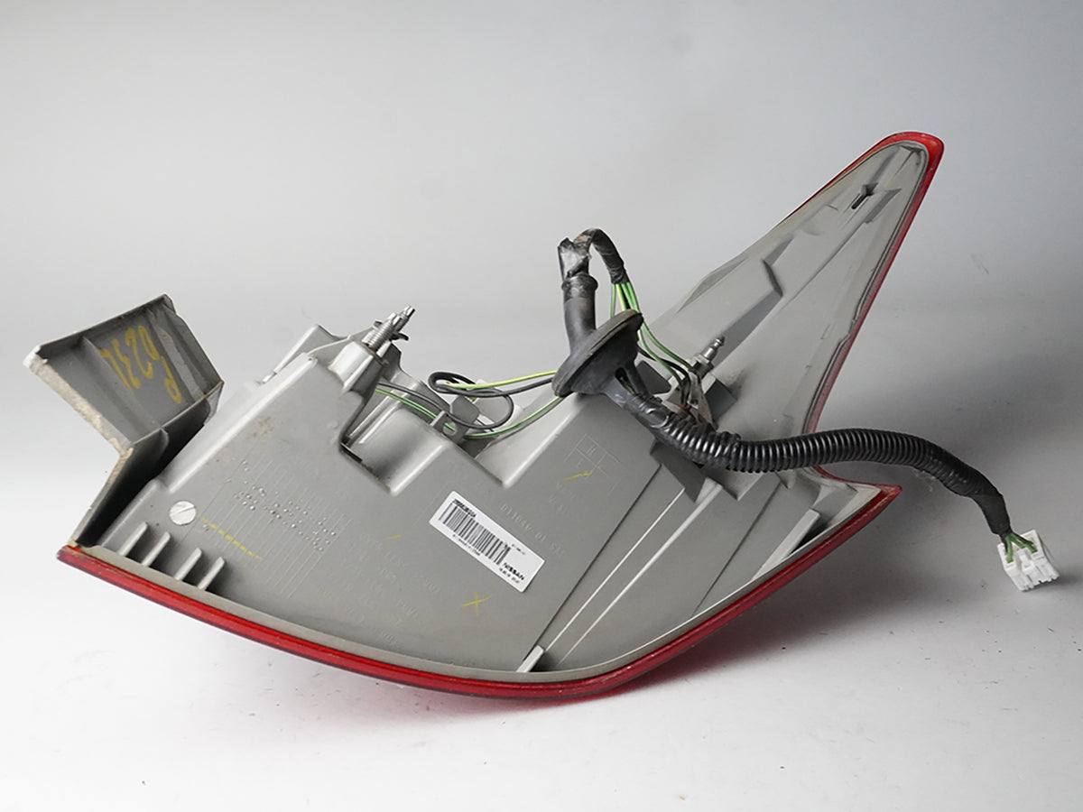 2013 - 2015 Nissan Sentra Taillight Taillamp Brake Stop Lamp Quarter Rear Rh OEM