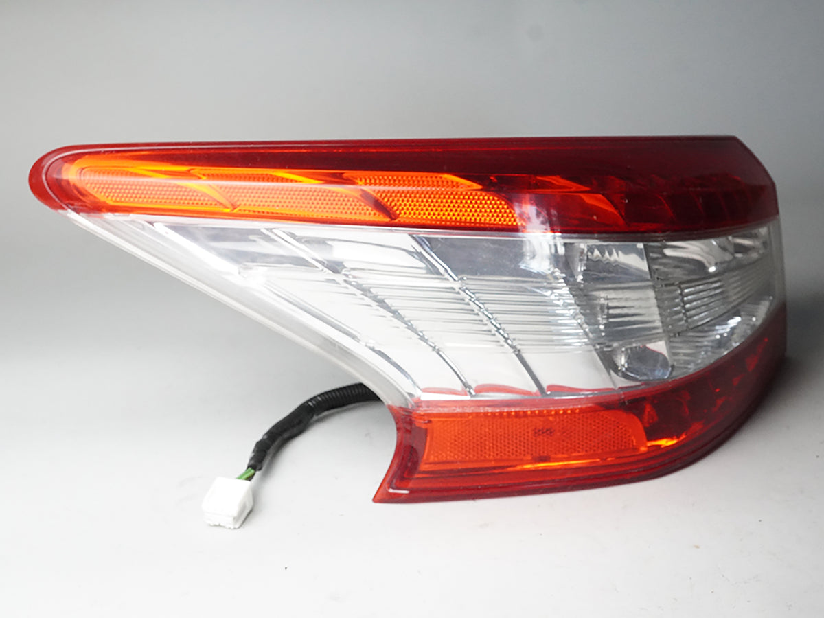 2013 - 2015 Nissan Sentra Taillight Taillamp Brake Stop Lamp Quarter Rear Rh OEM