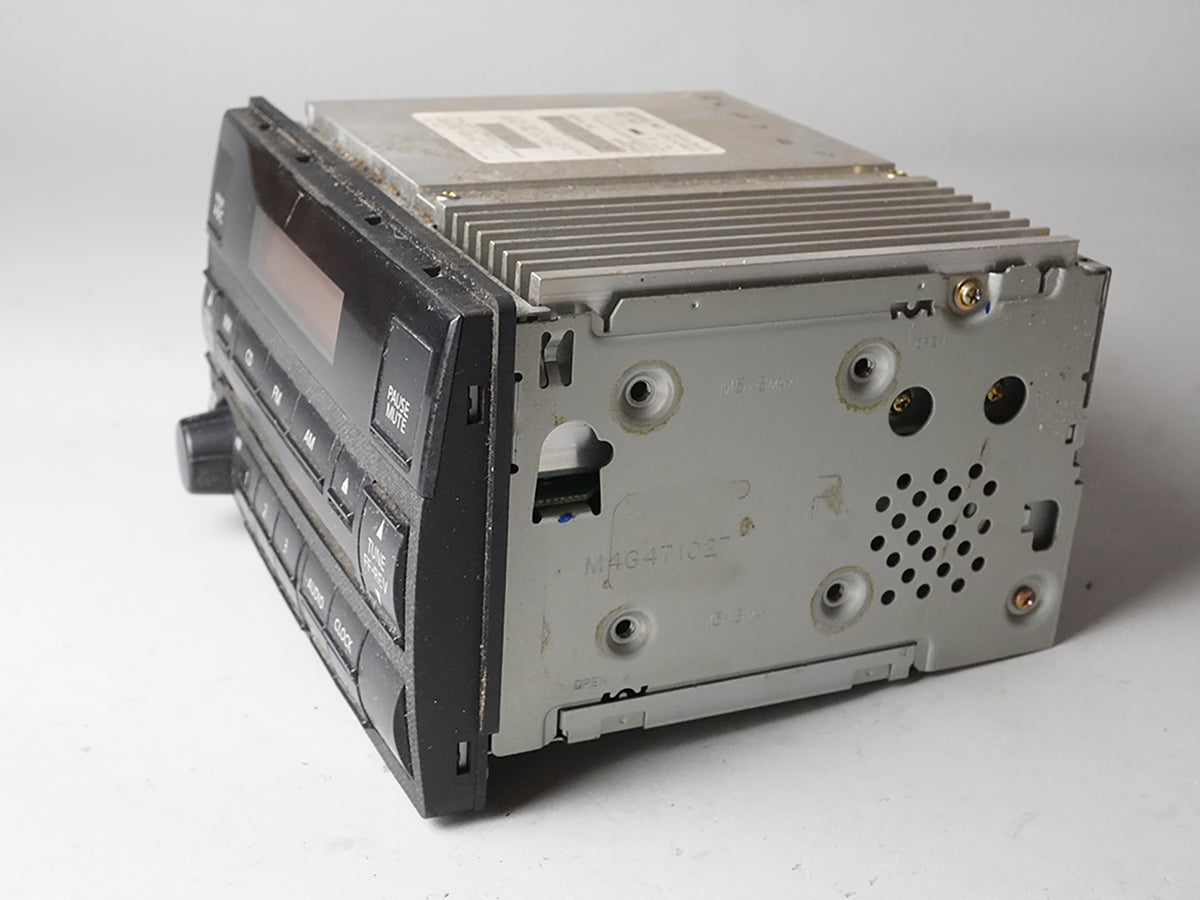 2005 - 2006 Nissan Altima Fm Am Radio Cd Player Receiver Wo Code 28185Zb00B OEM