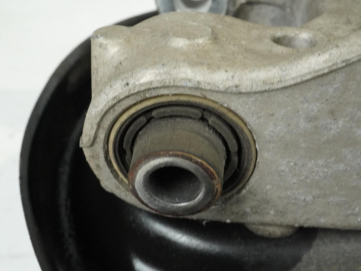 2008 - 2010 Audi TT Mk2 Fwd Spindle Knuckle Hub W Bearing Dust Shield Rear Right