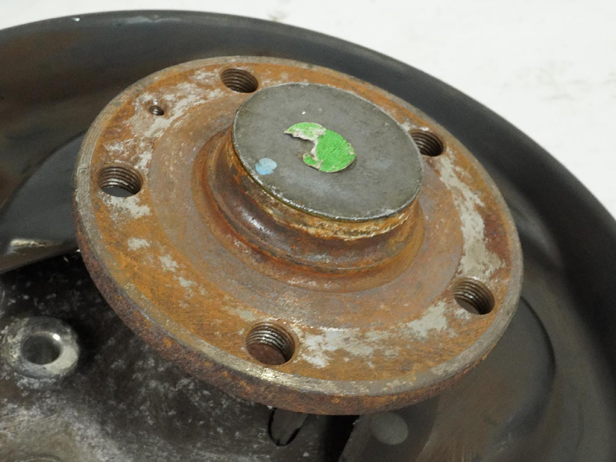 2008 - 2010 Audi TT Mk2 Fwd Spindle Knuckle Hub W Bearing Dust Shield Rear Right