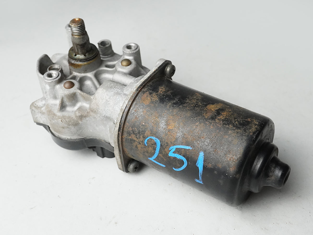 2003 - 2006 Nissan Altima Wiper Arm Motor Windshield Window Front 288107Y005 OEM
