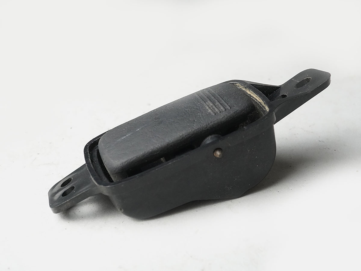2002 - 2006 Lexus Es300 Seat Hook Interior Passenger Right Side 5885933010 OEM