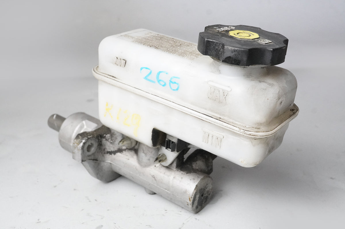 2013 - 2015 Chevrolet Captiva Brake Master Cylinder Fluid Reservoir BoTTle OEM