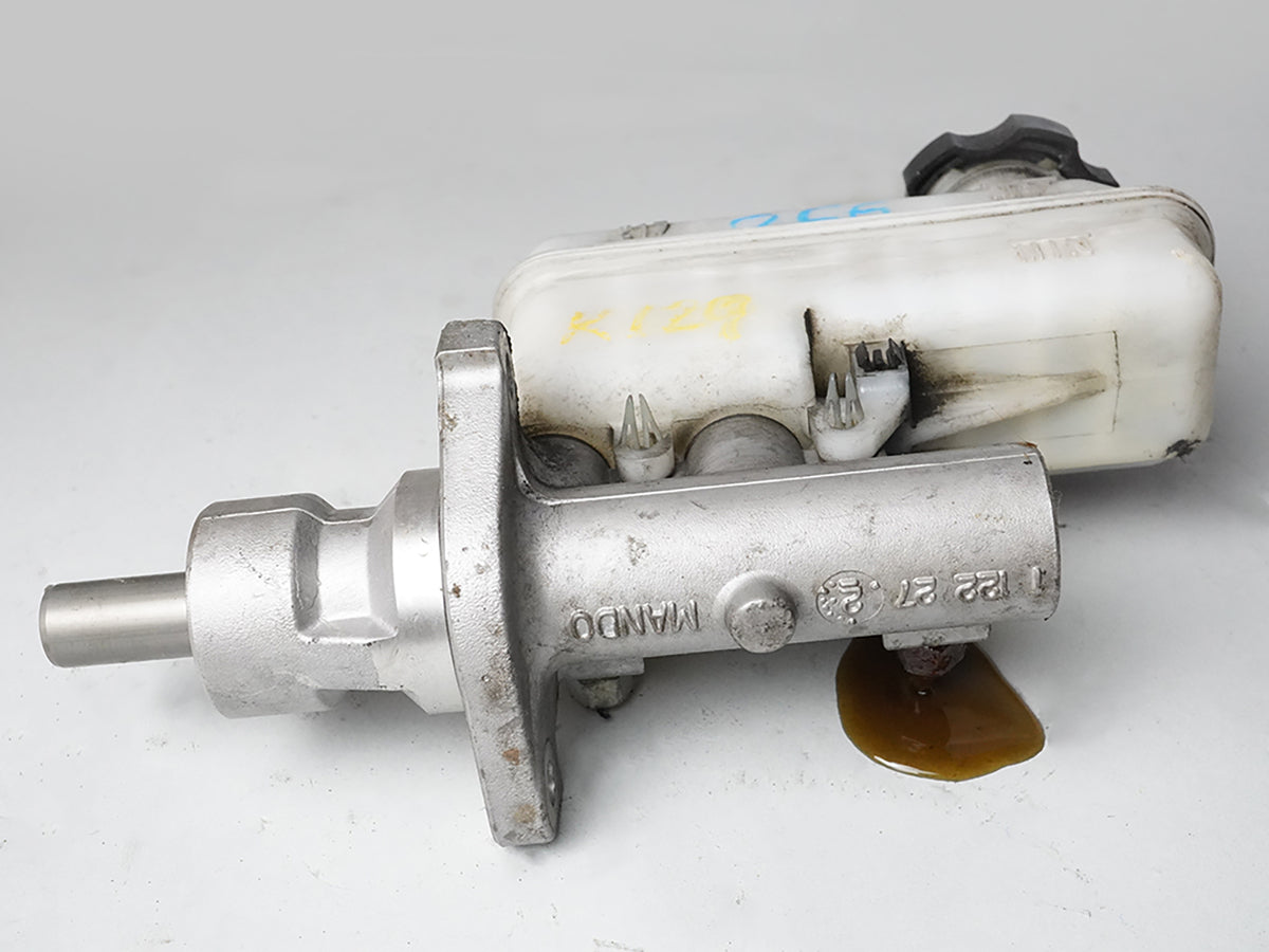 2013 - 2015 Chevrolet Captiva Brake Master Cylinder Fluid Reservoir BoTTle OEM