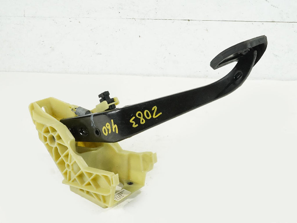  2007 - 2013 BMW X5 E70 BRAKE STOP FOOT PEDAL W SUPPORT BRACKET PAD 6769403 OEM, used