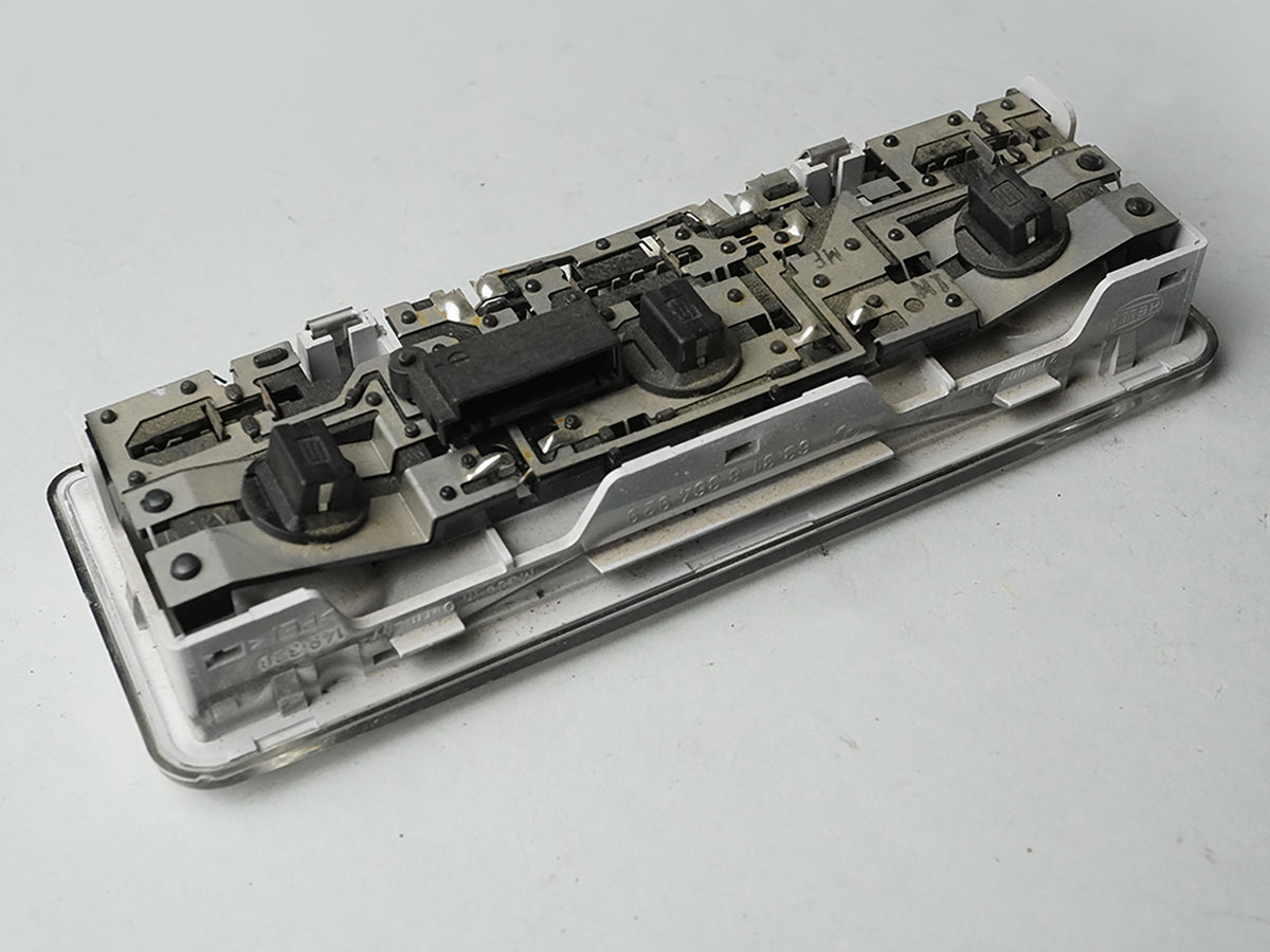 2000 - 2006 Bmw X5 E53 Domelight  Overhead Console Upper Roof Unit Front OEM