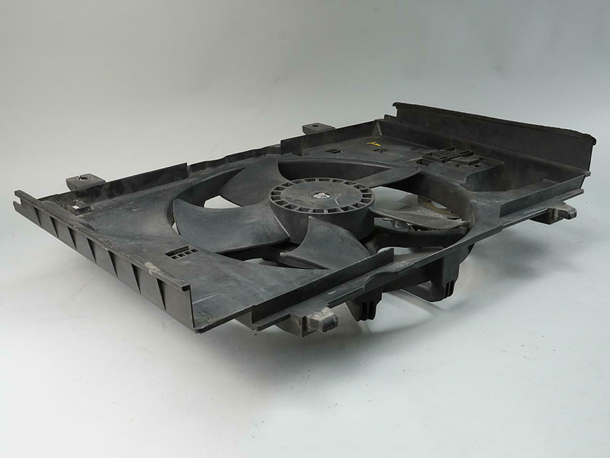 09-11 Nissan Versa 1.8L Fan Assembly Radiator Cooling Engine Front OEM