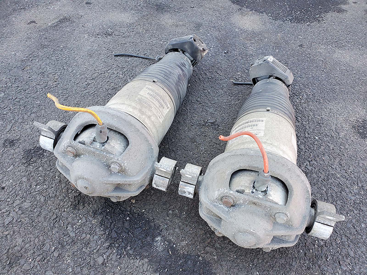 2007 - 2015 Audi Q7 4L 4.2L Air Suspension Shock Strut Rear Left Right Set Of 2