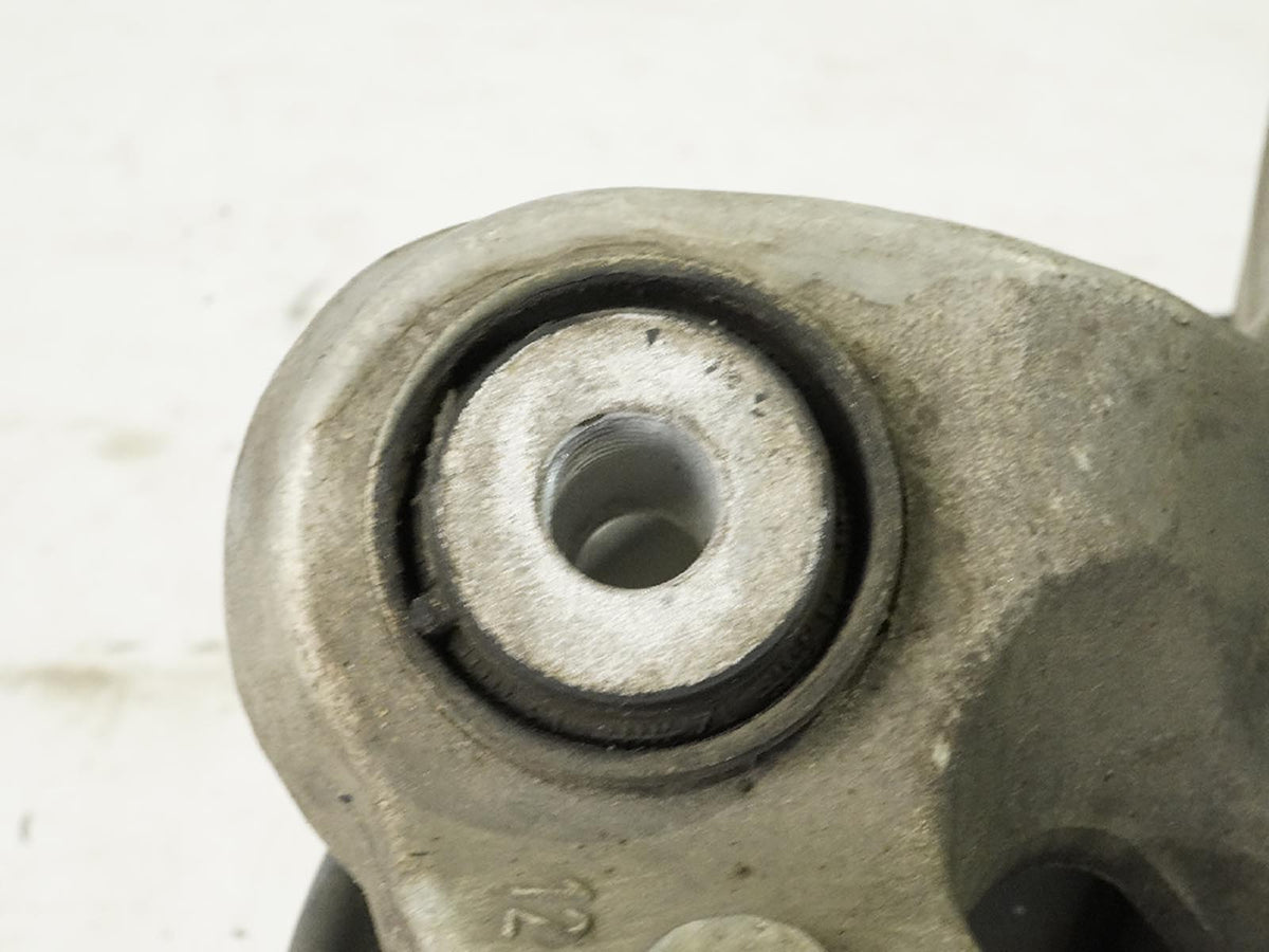 10-16 Mercedes Benz E Class W212 Spindle Knuckle Hub Rear Passenger Side RH OEM