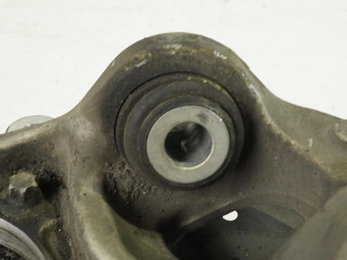 10-16 Mercedes Benz E Class W212 Spindle Knuckle Hub Rear Passenger Side RH OEM