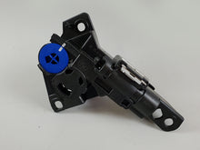 Load image into Gallery viewer, 2011 - 2016 BMW 5 SERIES F10 535 ARM REST COMPARTMENT LOCK KNOB UNIT 1600086, in stock