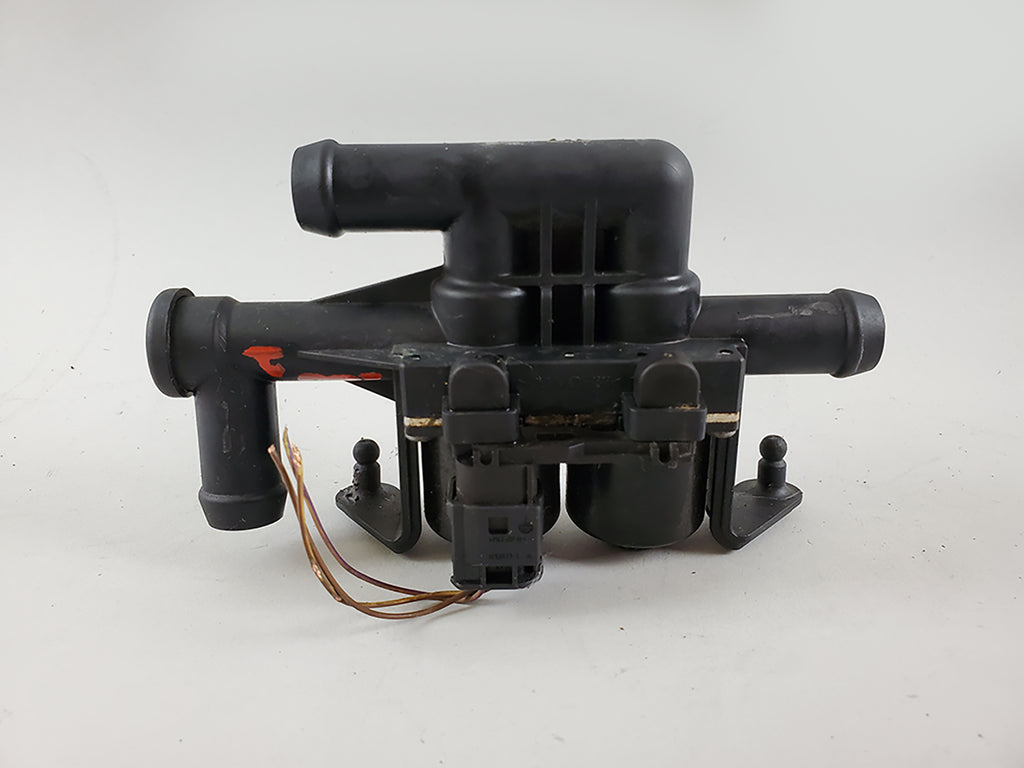  2010  - 2016 BMW 5 SERIES F10 535 HVAC WATER HEATER VALVE CONTROL 64119119164, used