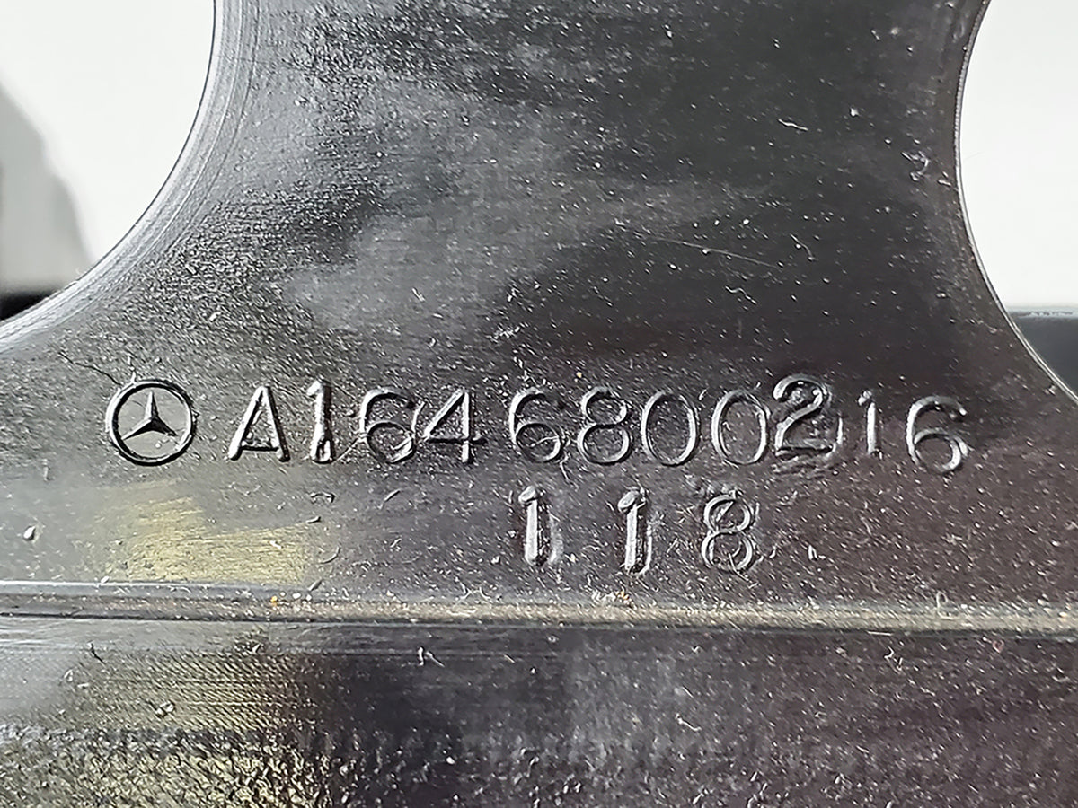 2007 - 2012 Mercedes Benz Gl450 X164 Trim Panel Bracket Audio Radio 1646800216