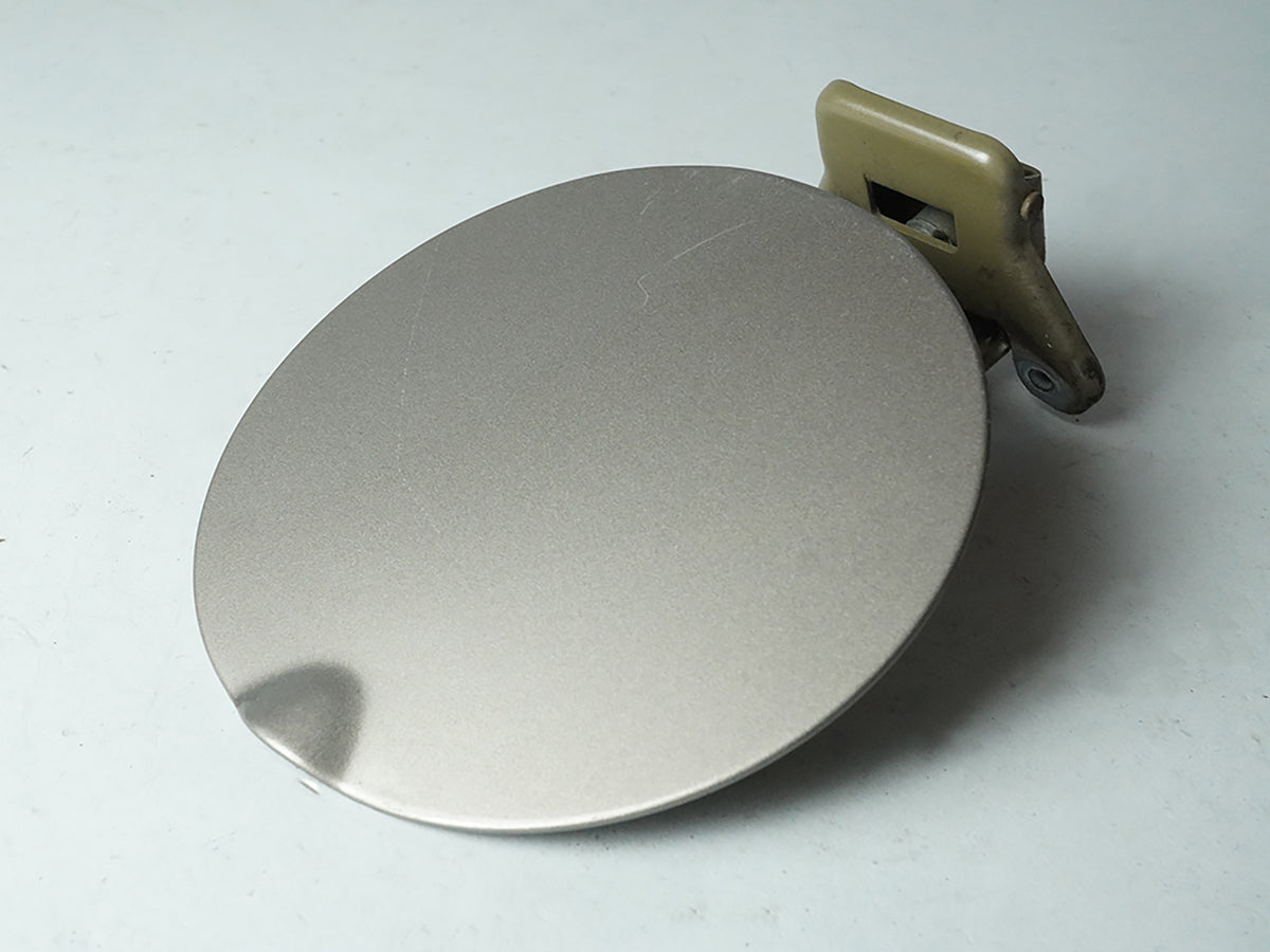 2004 - 2007 Ford Freestar Fuel Filler Lid Cover Door Gasoline Reservoir Tank OEM