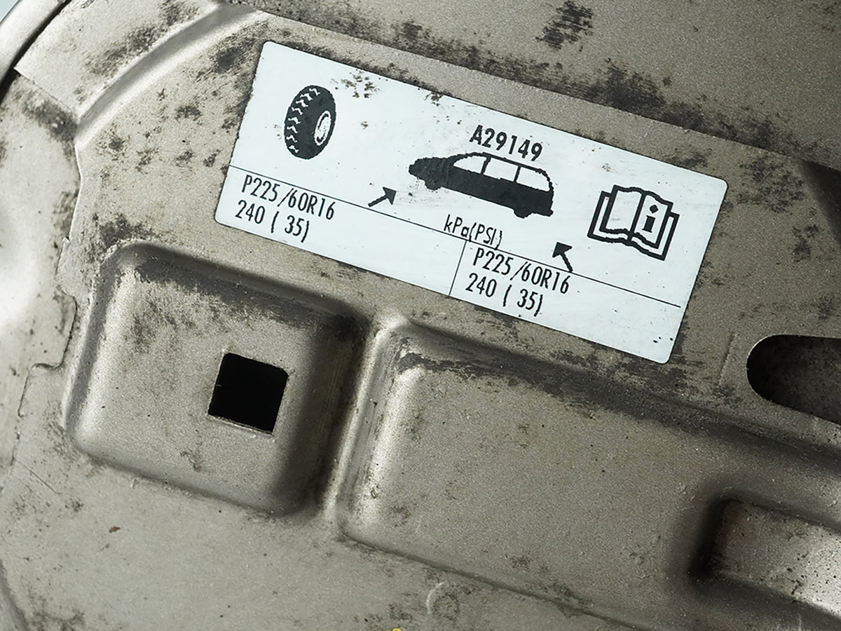2004 - 2007 Ford Freestar Fuel Filler Lid Cover Door Gasoline Reservoir Tank OEM