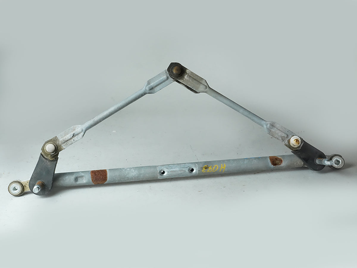 1999 - 2011 Volkswagen JeTTa  Wiper Linkage Wo Motor Windshield Window Front OEM