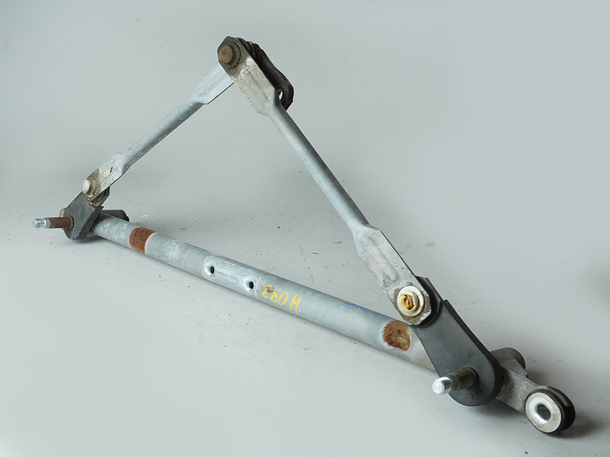 1999 - 2011 Volkswagen JeTTa  Wiper Linkage Wo Motor Windshield Window Front OEM
