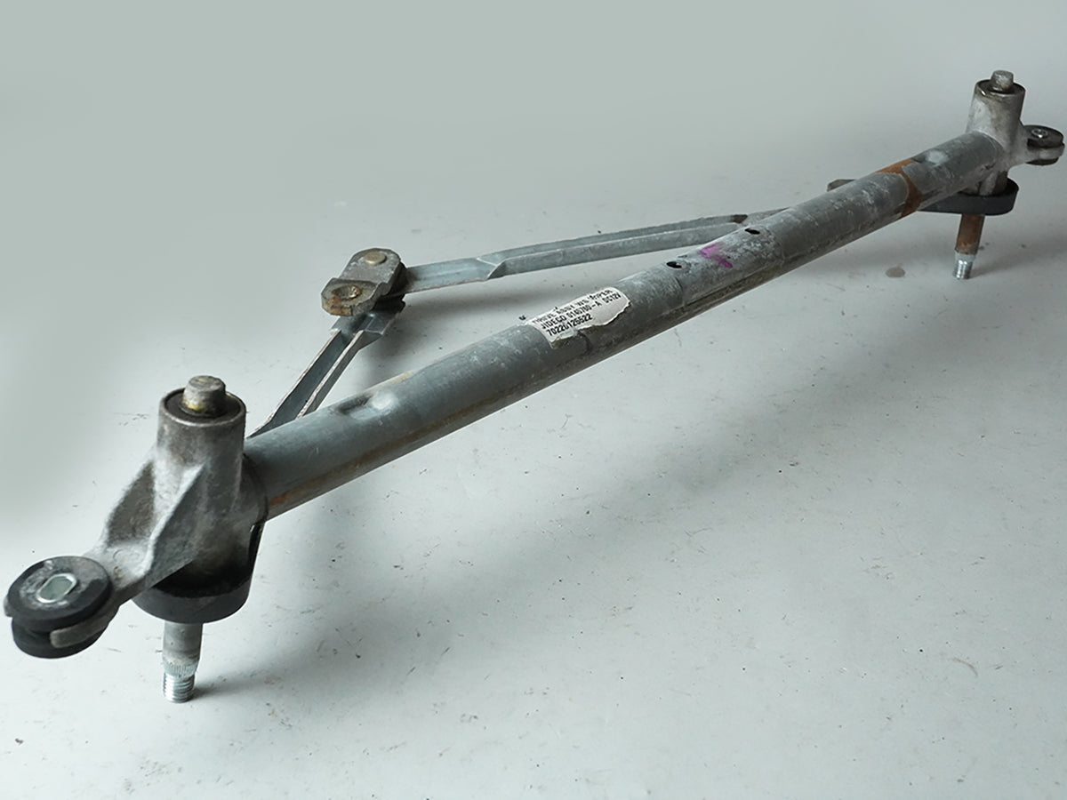 1999 - 2011 Volkswagen JeTTa  Wiper Linkage Wo Motor Windshield Window Front OEM