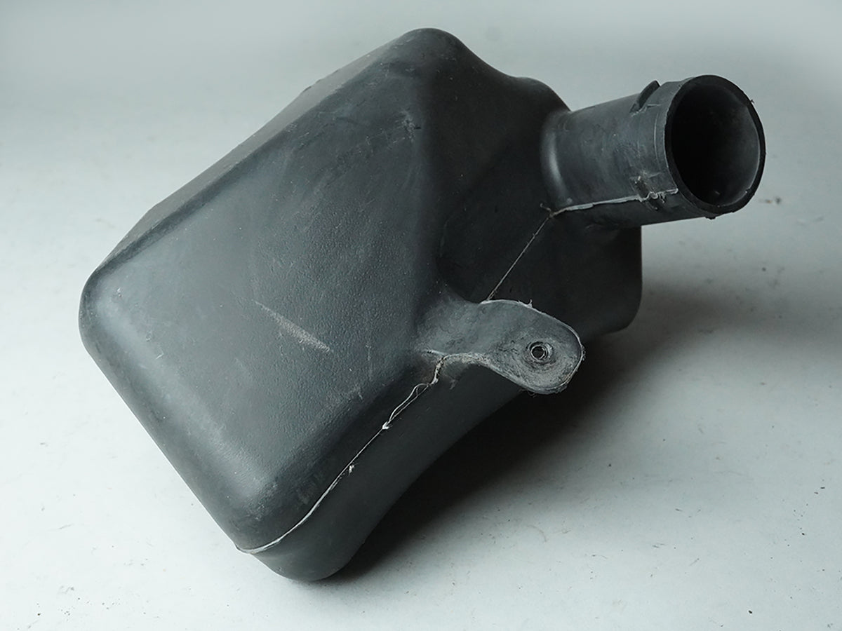 2009 - 2011 Chevrolet Traverse Buick Enclave Air Intake Housing Cleaner Duct OEM