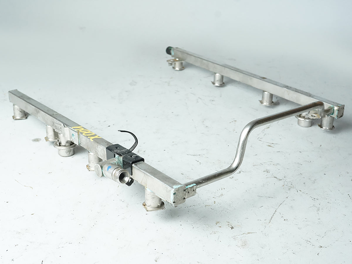 2007 - 2012 Mercedes Benz Gl Class Gl450 Fuel Injection Rail Pipe 2720780092 OEM