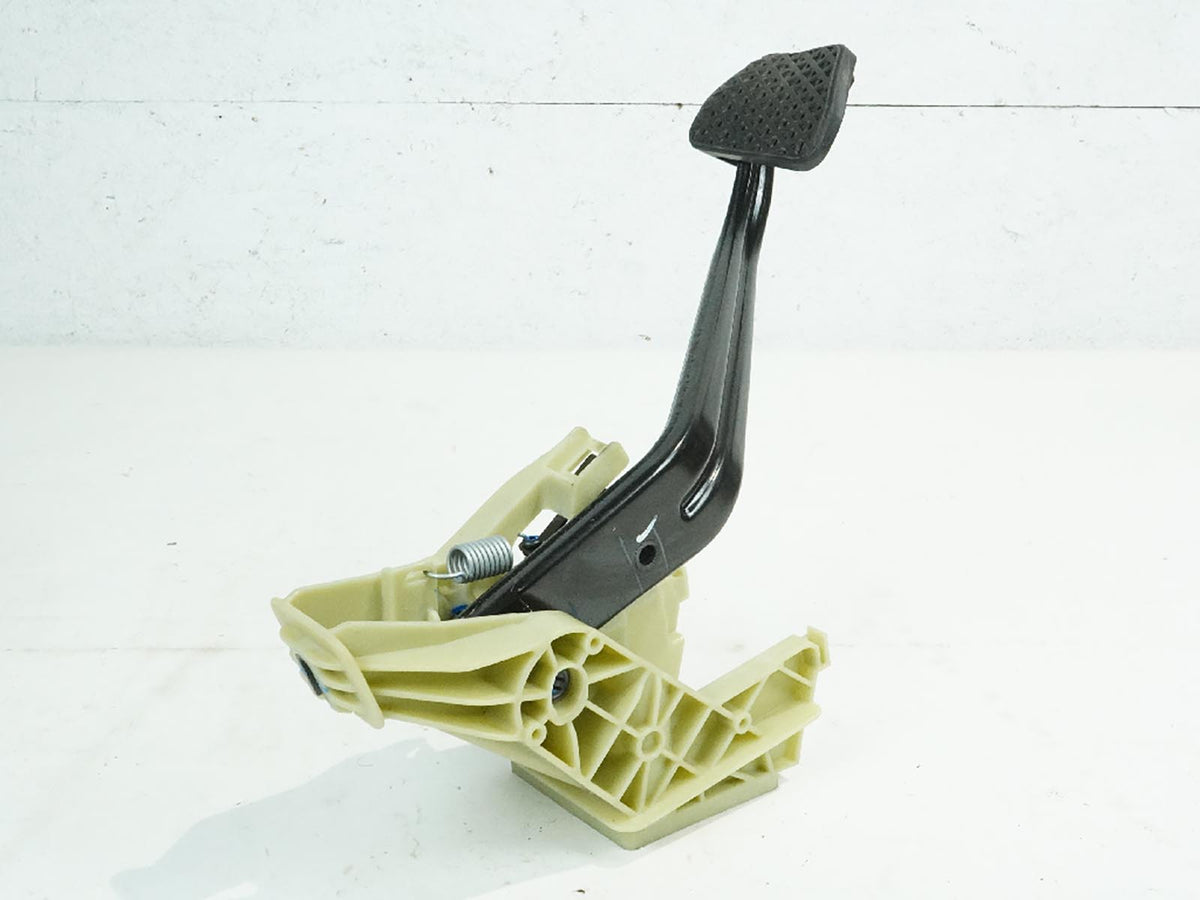 2014 - 2018 Bmw X5 F15 Brake Stop Pedal W Bracket Support Floor 6791900 OEM
