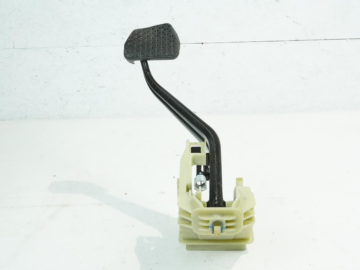 2014 - 2018 Bmw X5 F15 Brake Stop Pedal W Bracket Support Floor 6791900 OEM