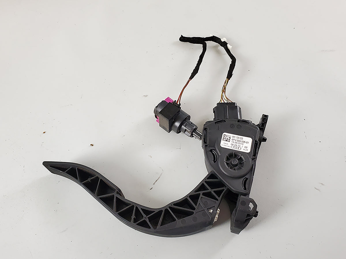 2009 - 2016 Audi A4 B8 Accelerator Gas ThroTTle Pedal Assembly 8K1723523 OEM