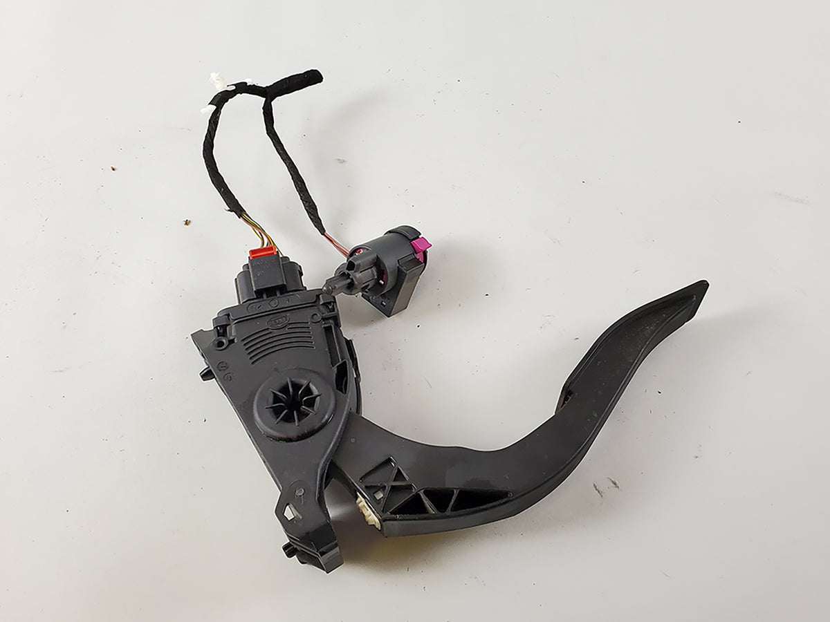 2009 - 2016 Audi A4 B8 Accelerator Gas ThroTTle Pedal Assembly 8K1723523 OEM