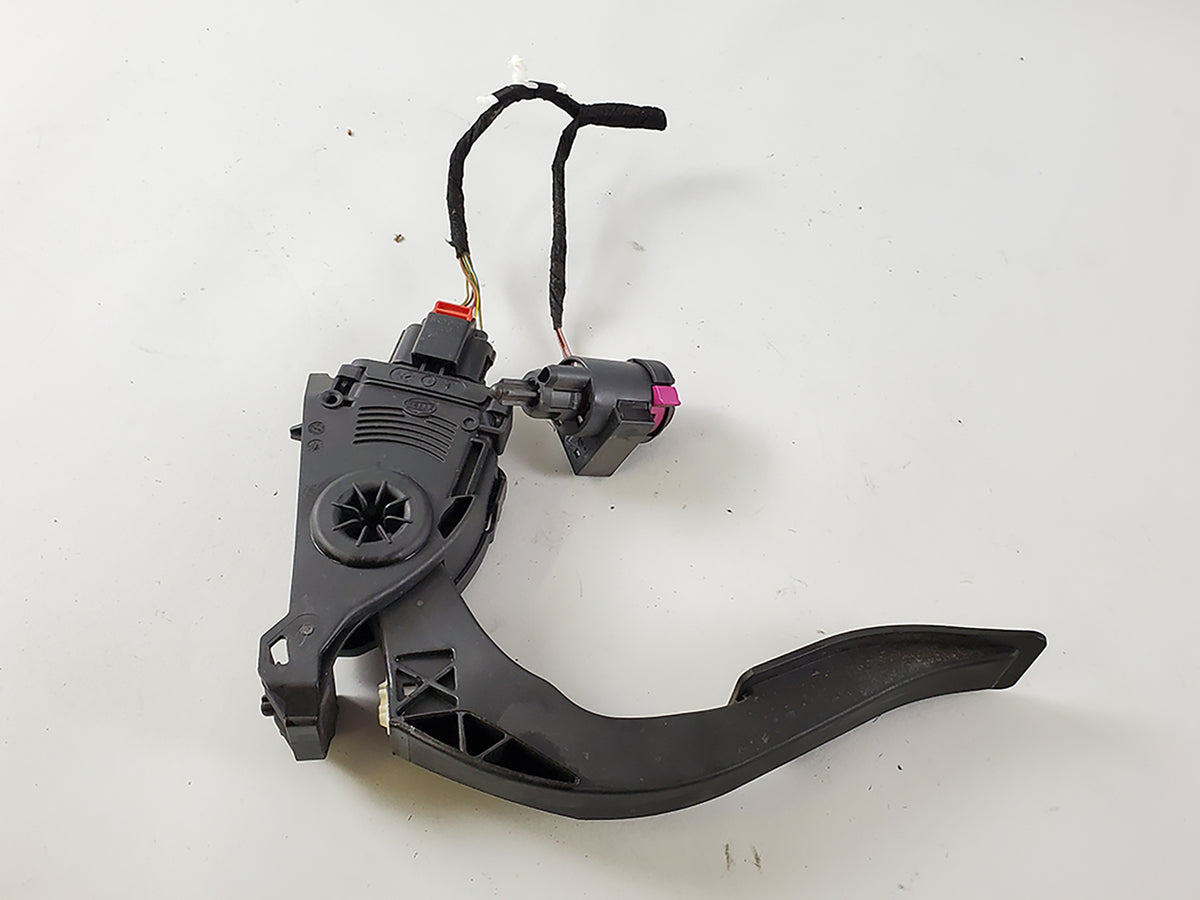 2009 - 2016 Audi A4 B8 Accelerator Gas ThroTTle Pedal Assembly 8K1723523 OEM