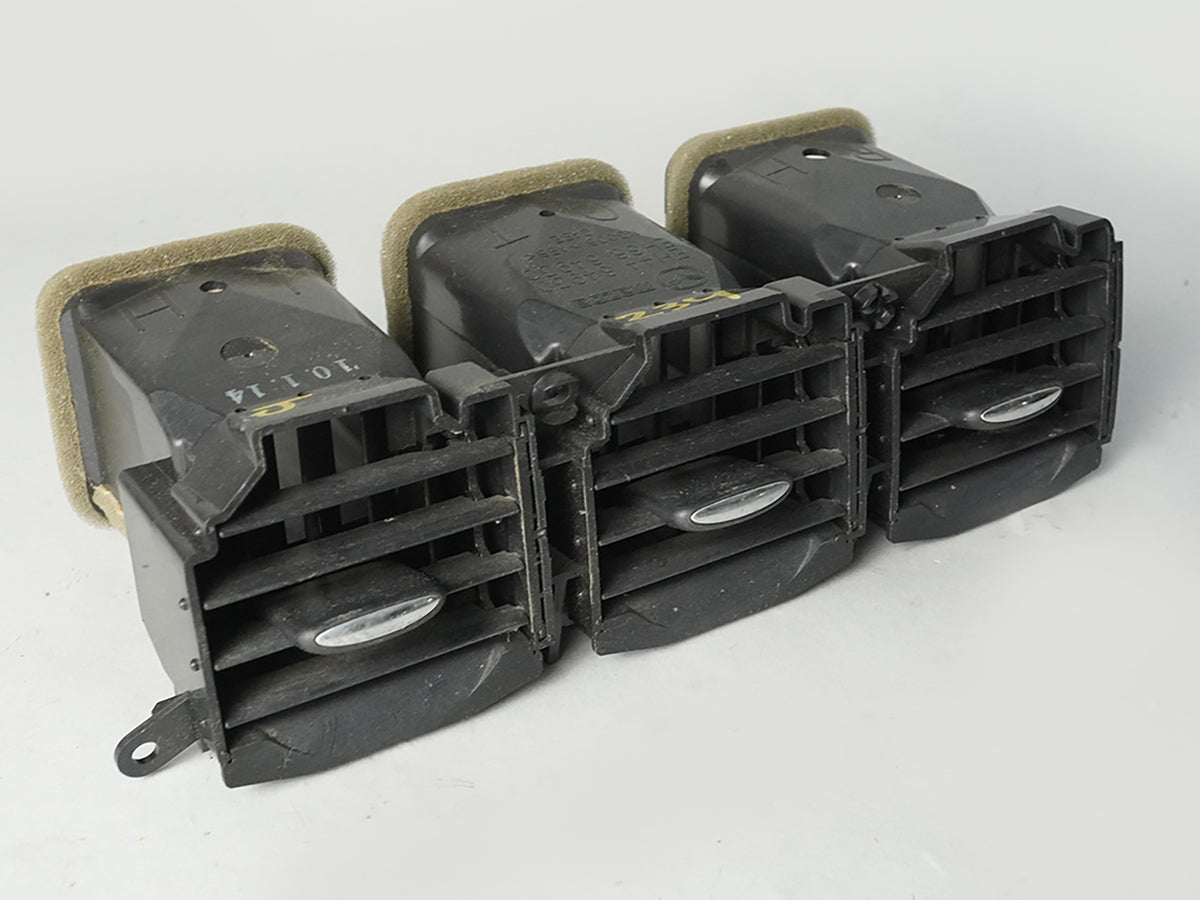 2010 - 2012 Mazda Cx7 Ac Heater Air Vent Grille Center Dashboard Front Eh4464930
